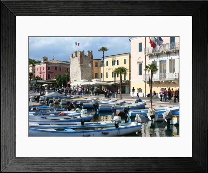 Framed Print : Bardolino - Largo de Garda - Italy Framed Print : Bardolino - Largo de Garda - Italy