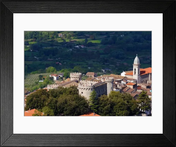 Framed Print : Monteroduni(IS) il castello Pignatelli