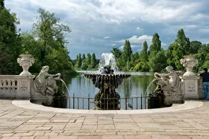 : The Italian Gardens at Hyde Park in London